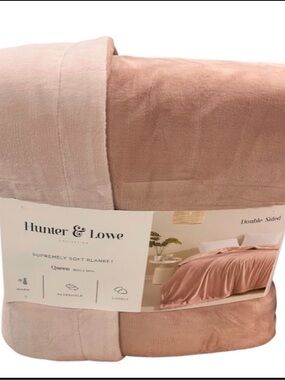 Hunter & Lowe Mauve Pink and Rose Supremely Soft Reversible Queen Blanket